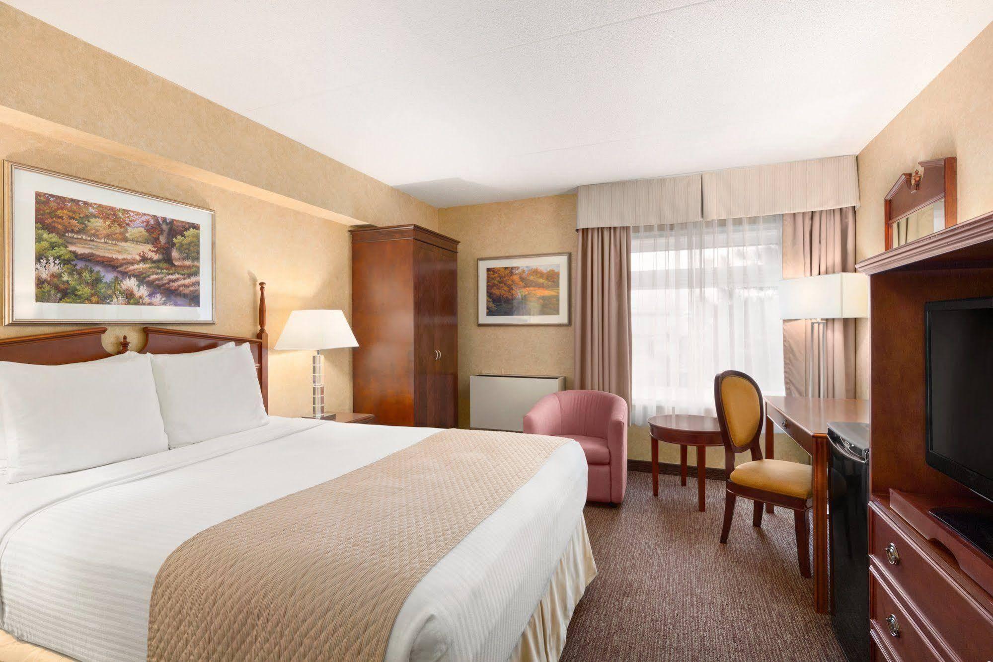Days Inn By Wyndham Toronto West Mississauga Exterior foto